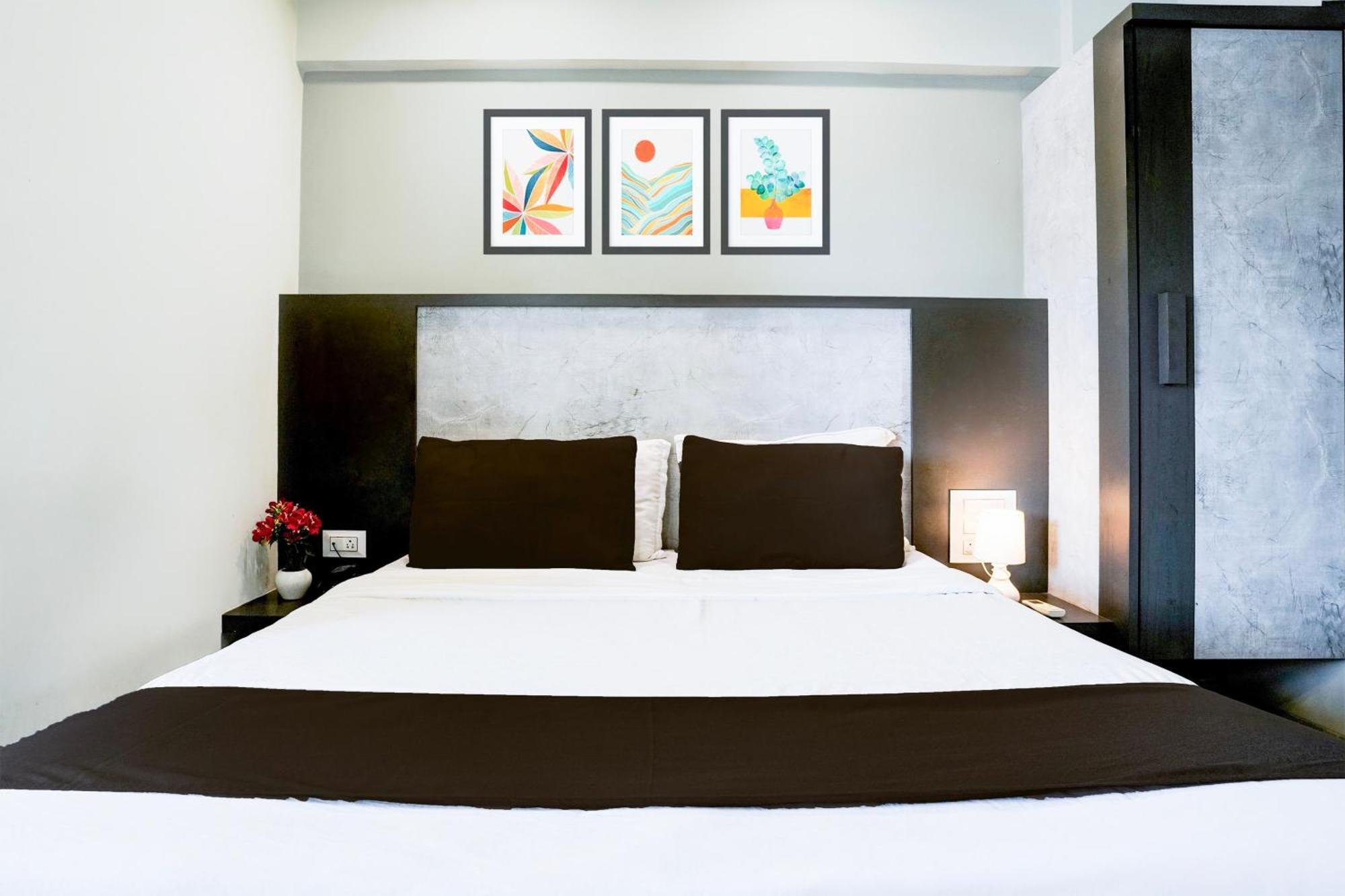 Hotel Super Townhouse Oak Vashi Turambhe Zewnętrze zdjęcie