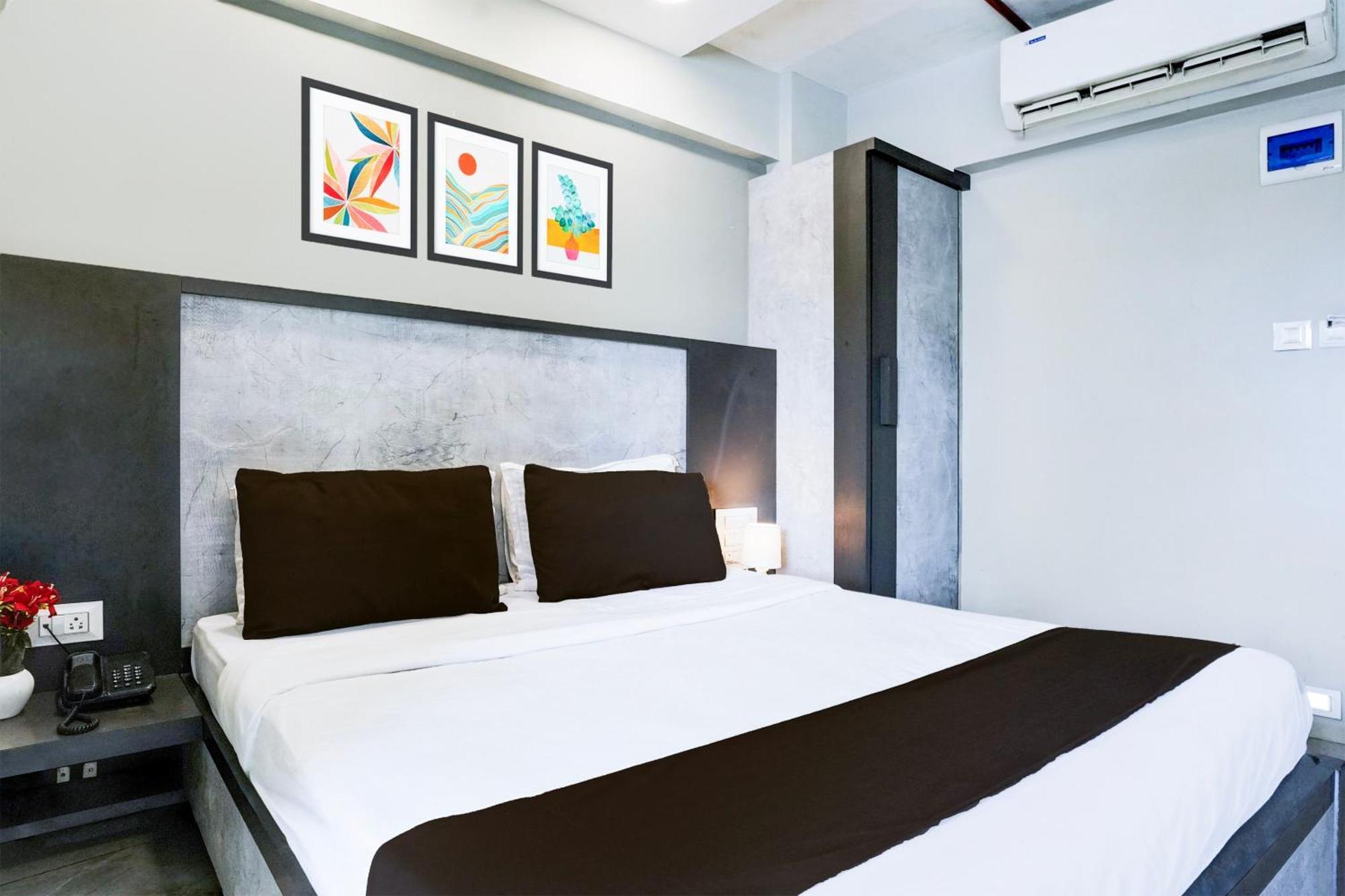 Hotel Super Townhouse Oak Vashi Turambhe Zewnętrze zdjęcie