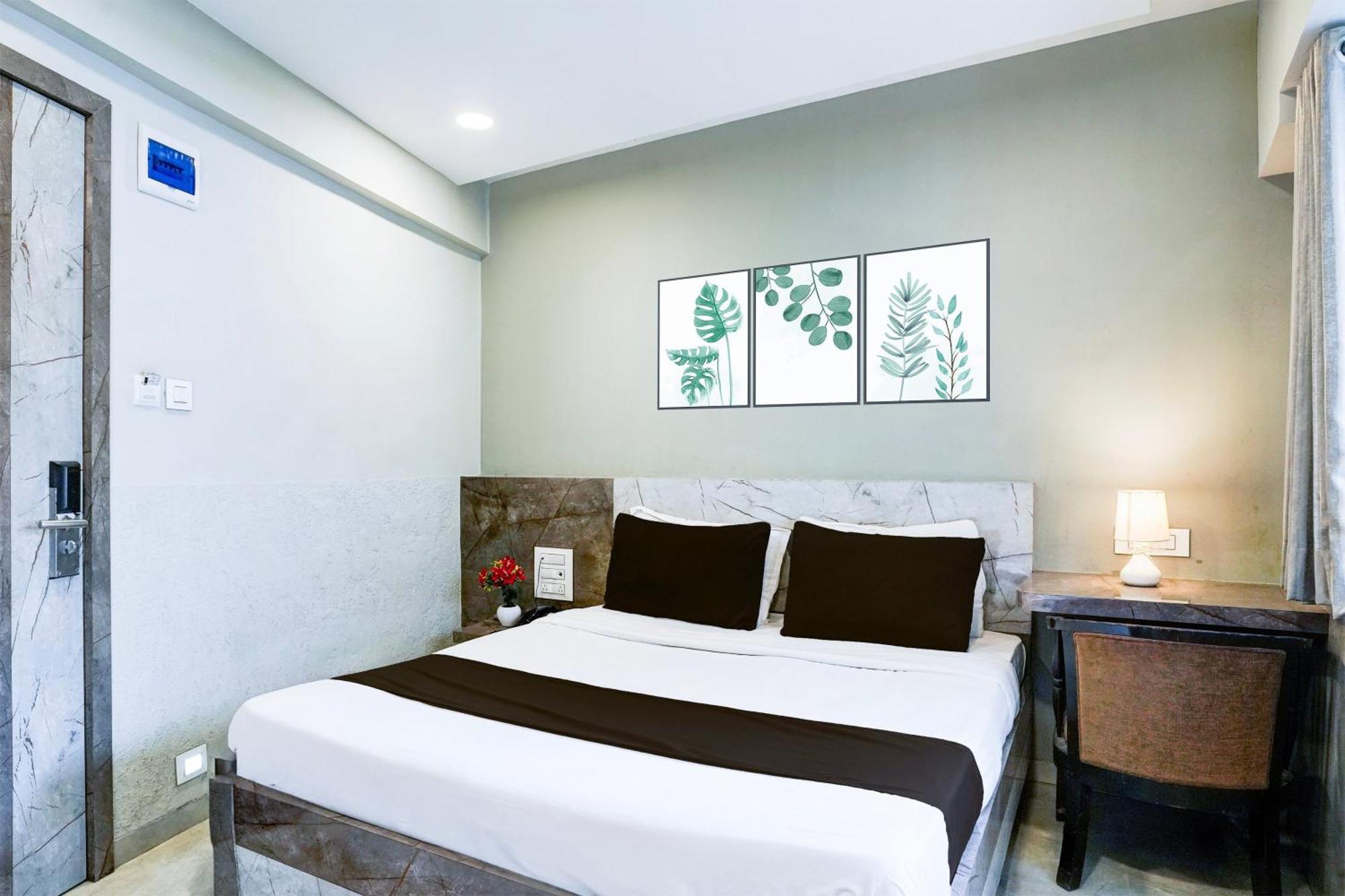 Hotel Super Townhouse Oak Vashi Turambhe Zewnętrze zdjęcie